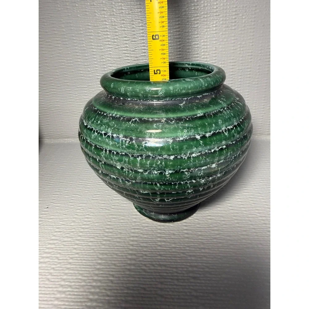 Hull Pottery 418 Urn Vase Vintage Emerald Green Ribbed Drip Glaze USA Ceramic